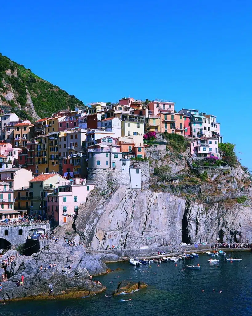 Pastel coloured houses overlooking the sea in the Cinque Terre