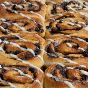 Festive Cinnamon Buns with Orange, Cinnamon & Maple Icing 2 sq