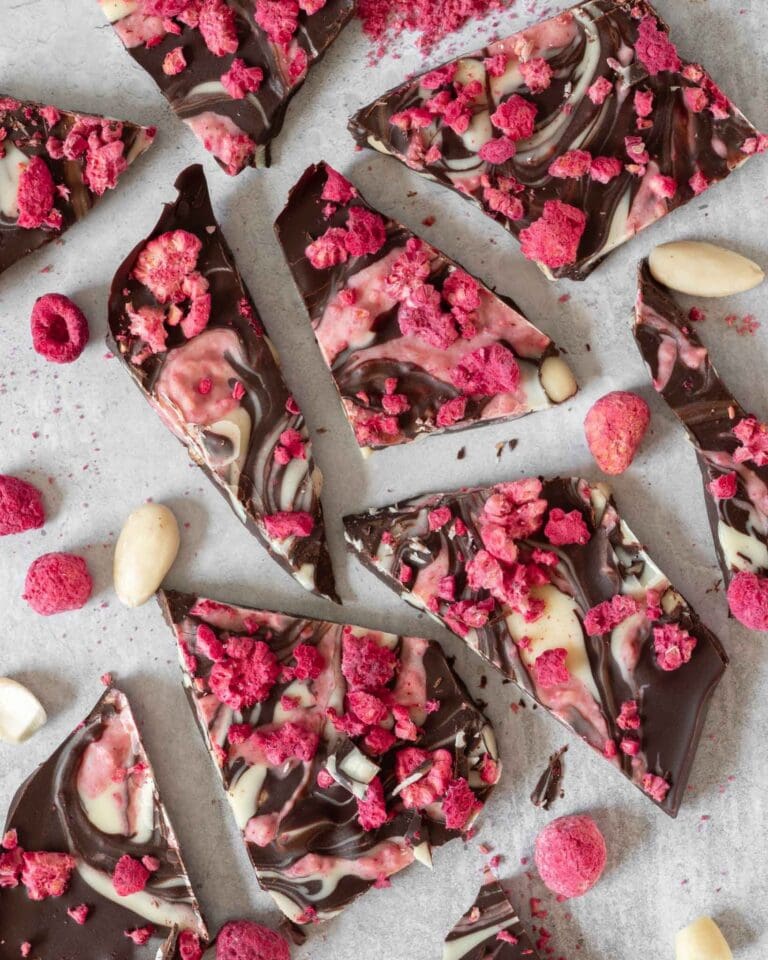 Chunky Raspberry Raspberry Chocolate Bark With Almonds (Easy Recipe)